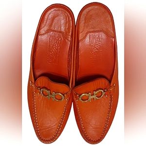 SALVATORE FERRAGAMO AUTHENTIC LEATHER LOAFERS GOLD HARDWARE  EXCELLENT CONDITION